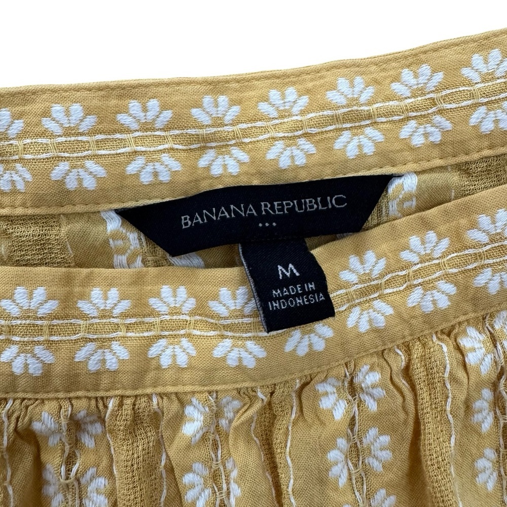 Banana Republic Yellow Smocked‎ Blouse - Picture 2 of 6